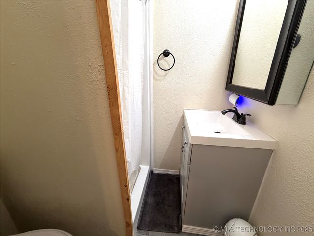 1880 McIntosh Road, Mead, OK 73449