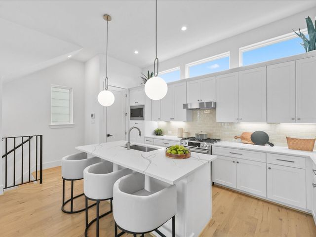 2212 Dennis Street, Houston, TX 77004