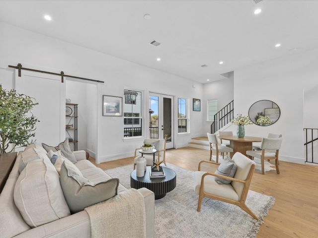 2212 Dennis Street, Houston, TX 77004