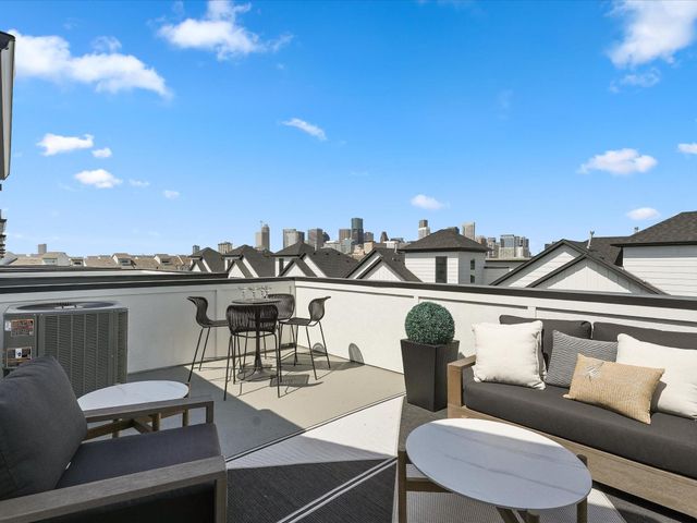 2212 Dennis Street, Houston, TX 77004