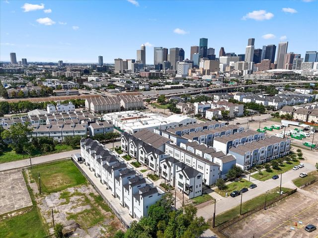 2212 Dennis Street, Houston, TX 77004