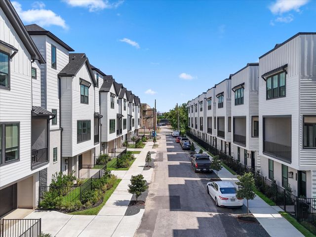 2212 Dennis Street, Houston, TX 77004