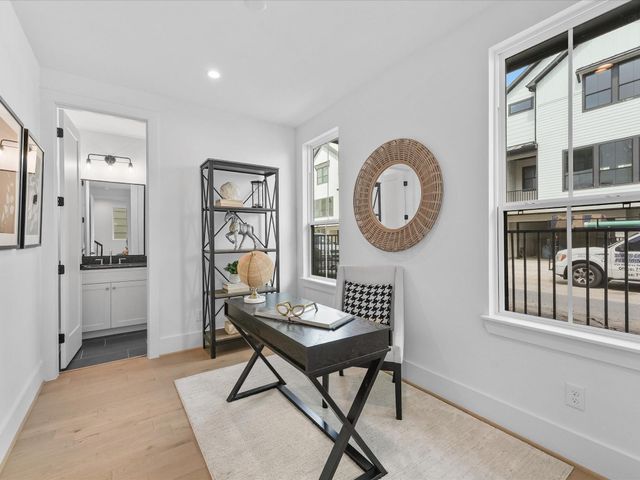 2212 Dennis Street, Houston, TX 77004