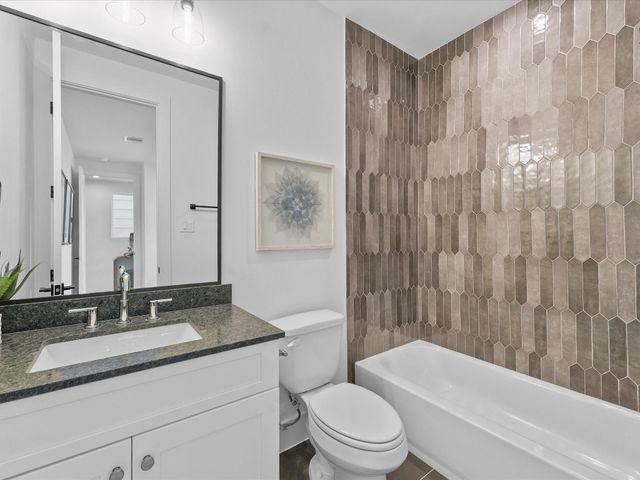 2212 Dennis Street, Houston, TX 77004