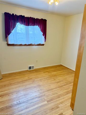 24522 Hass Street, Dearborn Heights, MI 48127