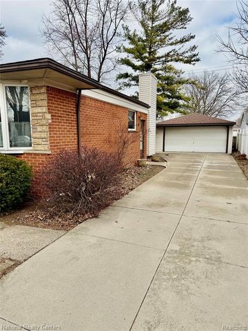 24522 Hass Street, Dearborn Heights, MI 48127