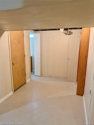 24522 Hass Street, Dearborn Heights, MI 48127