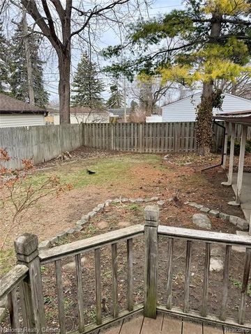 24522 Hass Street, Dearborn Heights, MI 48127