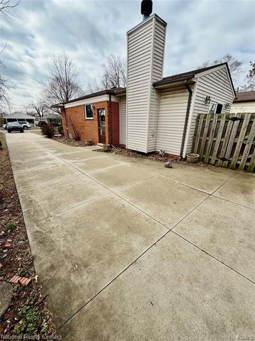 24522 Hass Street, Dearborn Heights, MI 48127