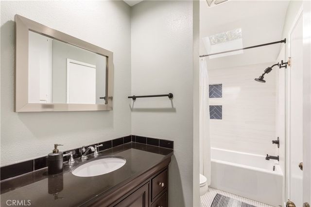 700 E Lake Drive 27, Orange, CA 92866