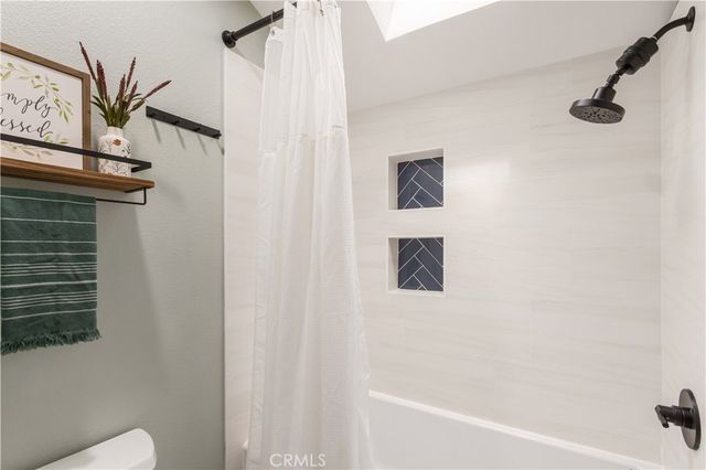 700 E Lake Drive 27, Orange, CA 92866