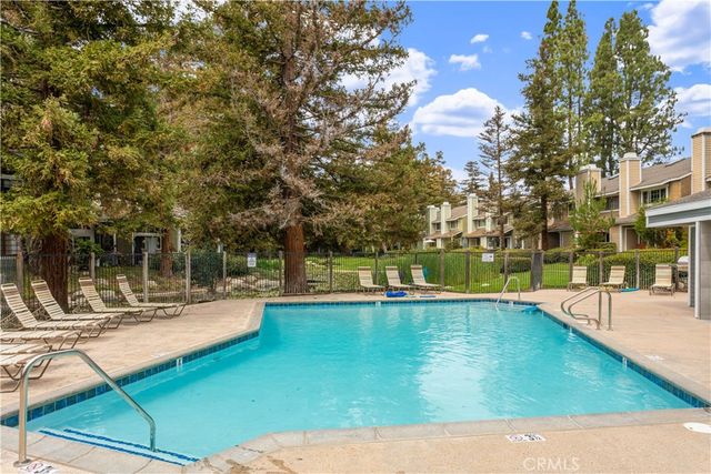700 E Lake Drive 27, Orange, CA 92866