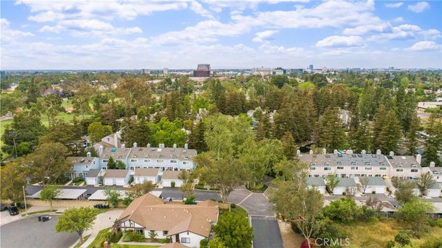 700 E Lake Drive 27, Orange, CA 92866