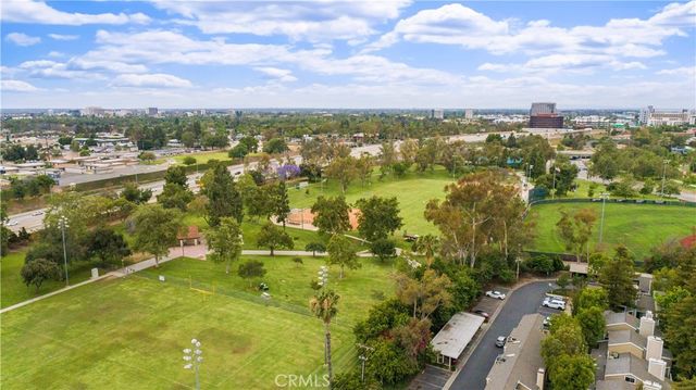 700 E Lake Drive 27, Orange, CA 92866