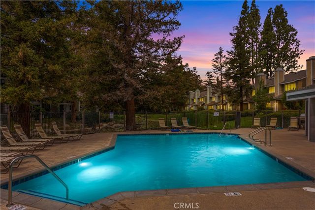 700 E Lake Drive 27, Orange, CA 92866