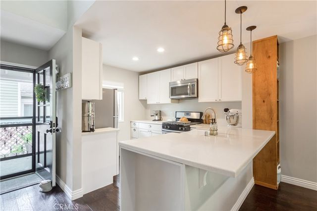 700 E Lake Drive 27, Orange, CA 92866