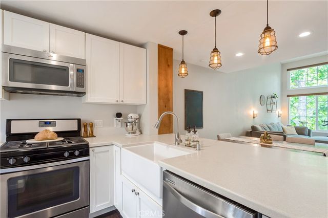 700 E Lake Drive 27, Orange, CA 92866