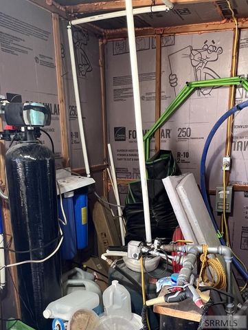 22 Sutton Lane, Leadore, ID 83464