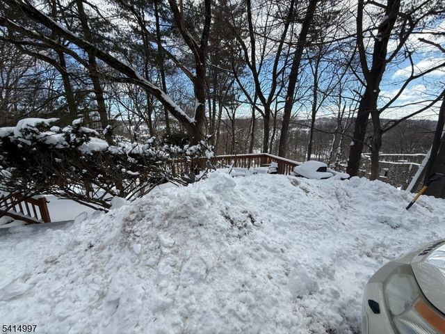 29 Brooklyn Mountain Rd, Hopatcong Boro, NJ 07843