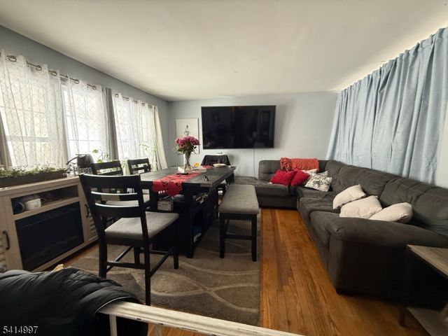 29 Brooklyn Mountain Rd, Hopatcong Boro, NJ 07843