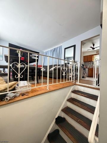 29 Brooklyn Mountain Rd, Hopatcong Boro, NJ 07843