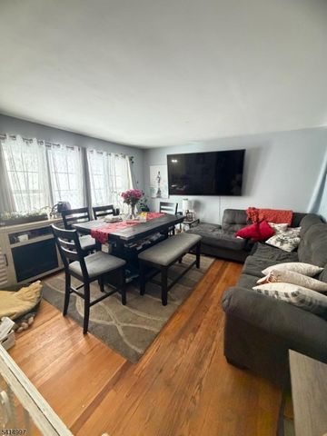 29 Brooklyn Mountain Rd, Hopatcong Boro, NJ 07843