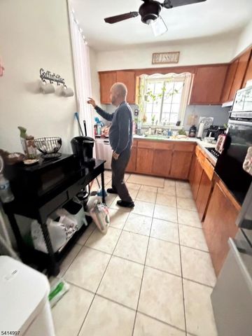 29 Brooklyn Mountain Rd, Hopatcong Boro, NJ 07843