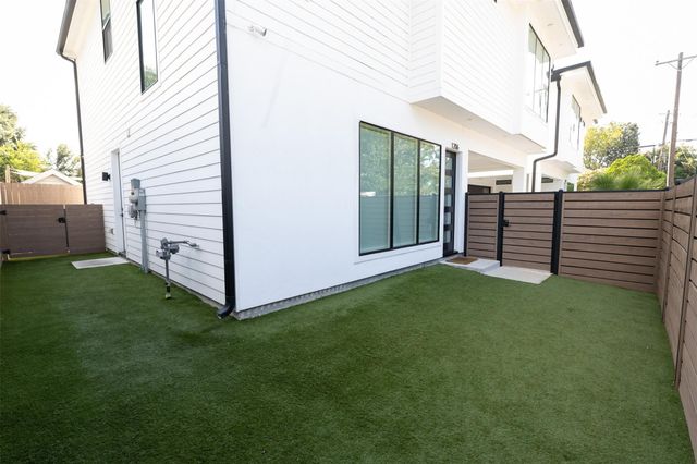 1206 Hamblen Street, Houston, TX 77009