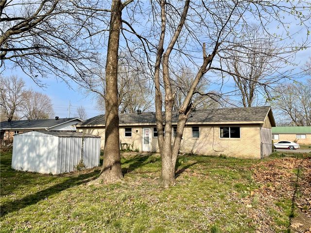 1104 Letha Drive, Springdale, AR 72762