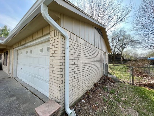 1104 Letha Drive, Springdale, AR 72762