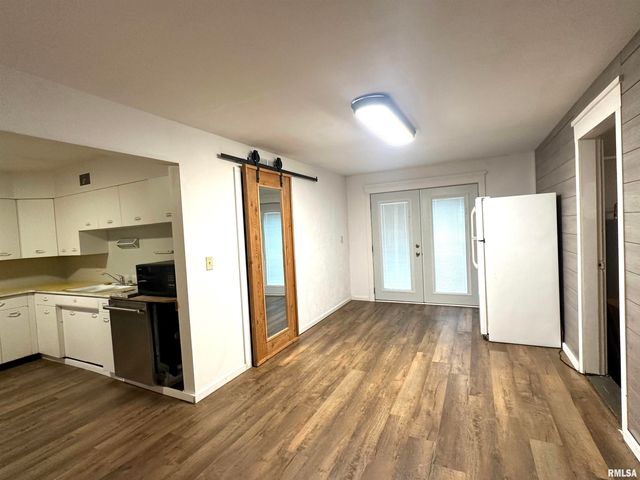 1206 W Chautauqua Street, Carbondale, IL 62901