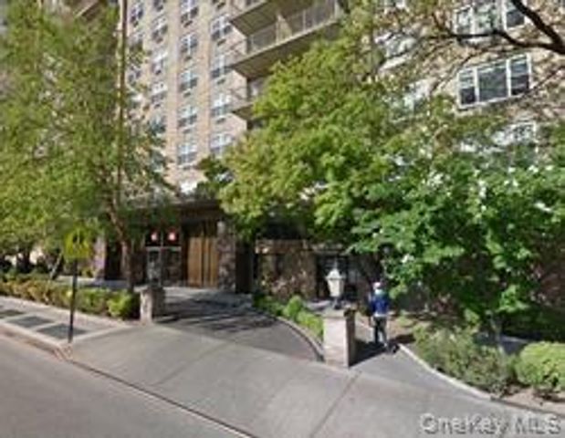 41-40 Union Street 10P, Flushing, NY 11355