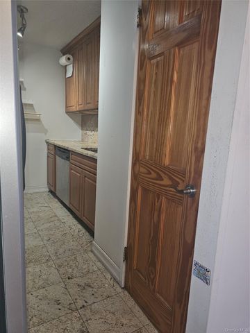 41-40 Union Street 10P, Flushing, NY 11355