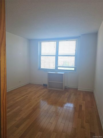 41-40 Union Street 10P, Flushing, NY 11355