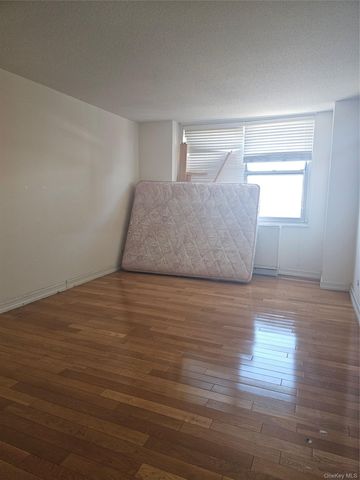 41-40 Union Street 10P, Flushing, NY 11355
