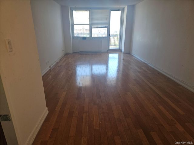 41-40 Union Street 10P, Flushing, NY 11355