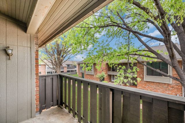 401 Pebble Way 239, Arlington, TX 76006