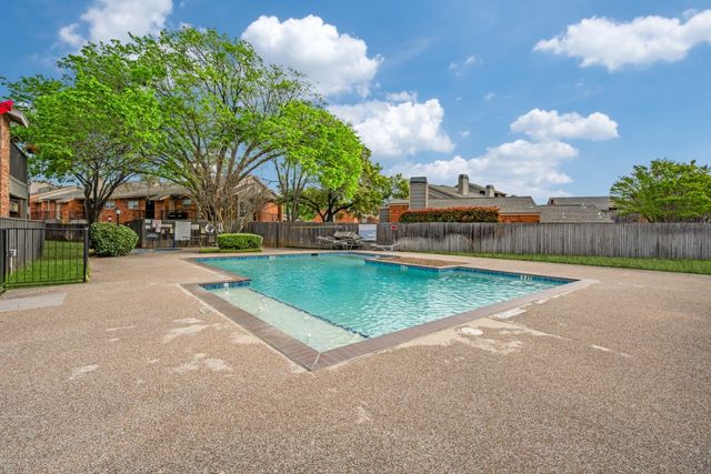 401 Pebble Way 239, Arlington, TX 76006