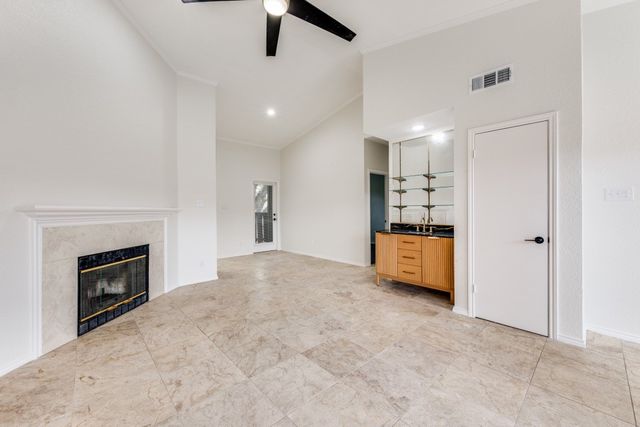 401 Pebble Way 239, Arlington, TX 76006