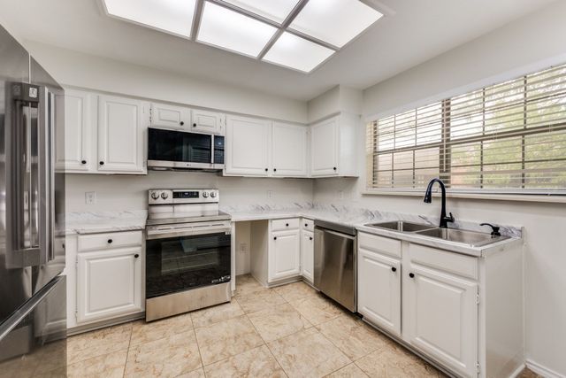 401 Pebble Way 239, Arlington, TX 76006