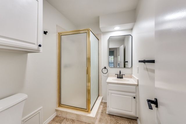 401 Pebble Way 239, Arlington, TX 76006