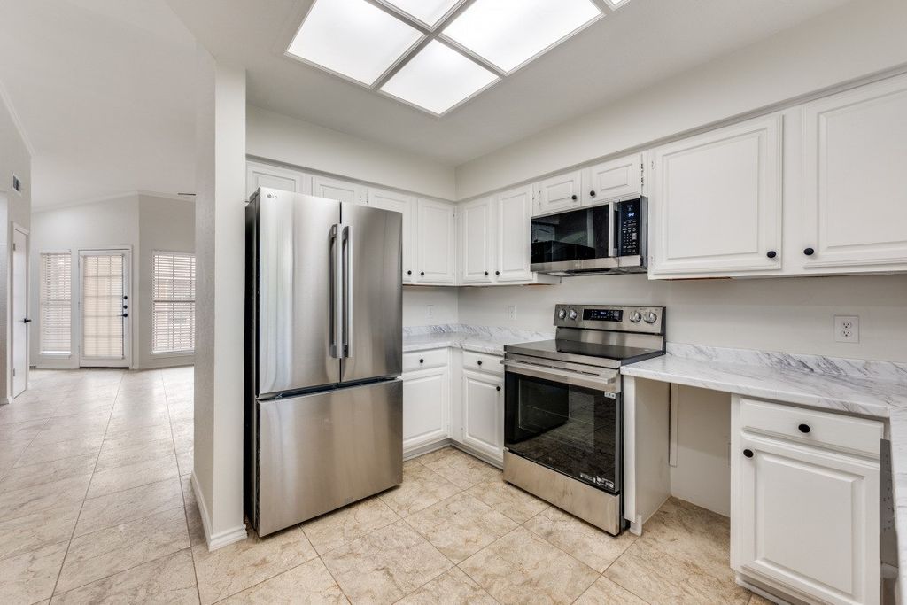 401 Pebble Way 239, Arlington, TX 76006