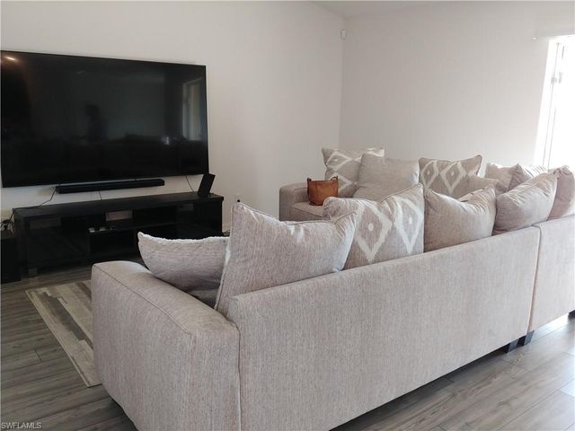 4204 NW 39th ST, Cape Coral, FL 33993