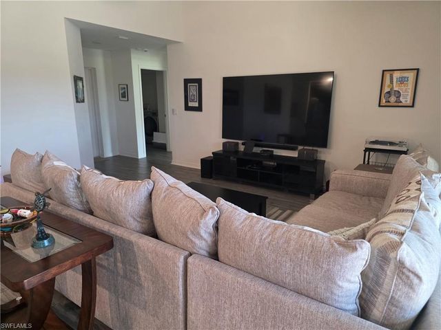 4204 NW 39th ST, Cape Coral, FL 33993