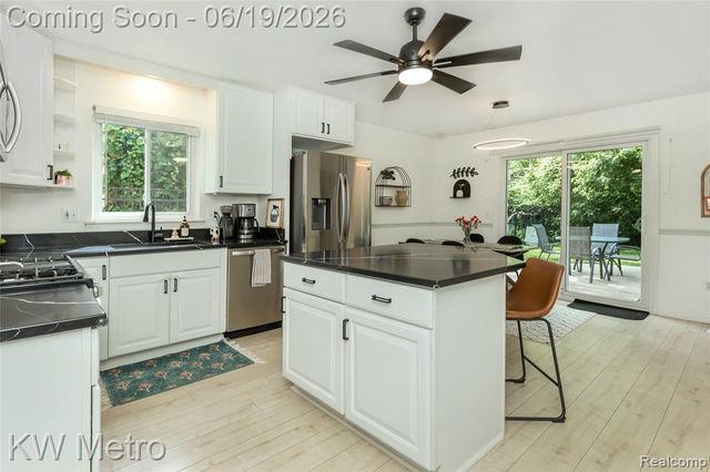 839 Dressler Lane, Rochester Hills, MI 48307