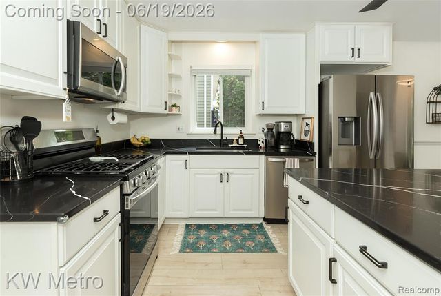839 Dressler Lane, Rochester Hills, MI 48307