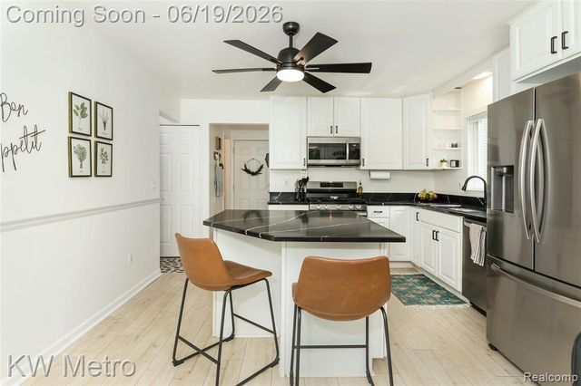 839 Dressler Lane, Rochester Hills, MI 48307