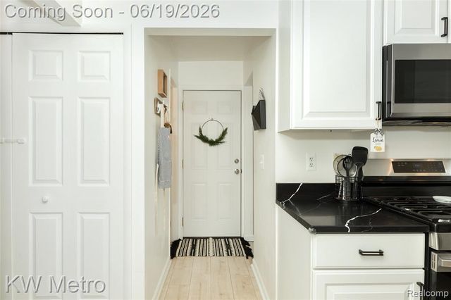 839 Dressler Lane, Rochester Hills, MI 48307
