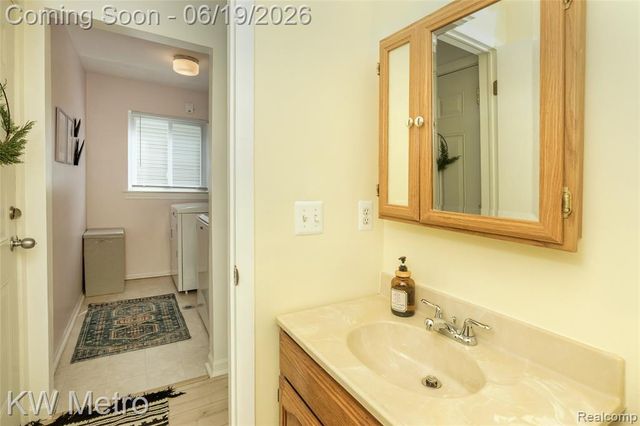 839 Dressler Lane, Rochester Hills, MI 48307