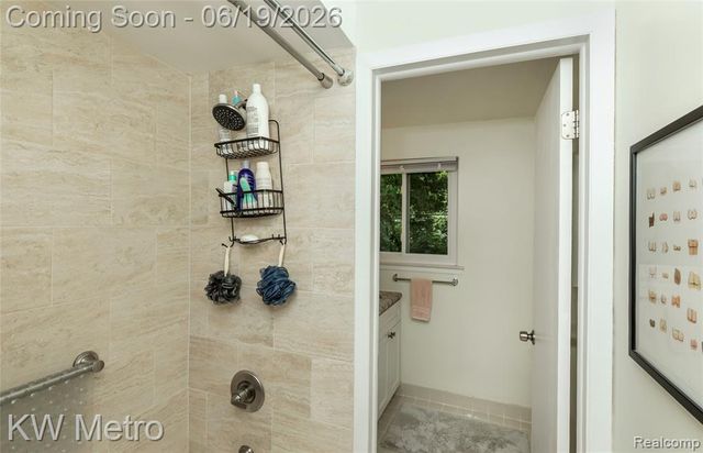 839 Dressler Lane, Rochester Hills, MI 48307
